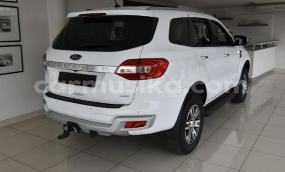 Buy Used Ford Everest White Car in Beitbridge in Matabeleland South Buy Used Ford Everest White Car in Beitbridge in Matabeleland South