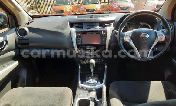 Buy Used Nissan Navara Red Car in Beitbridge in Matabeleland South Buy Used Nissan Navara Red Car in Beitbridge in Matabeleland South