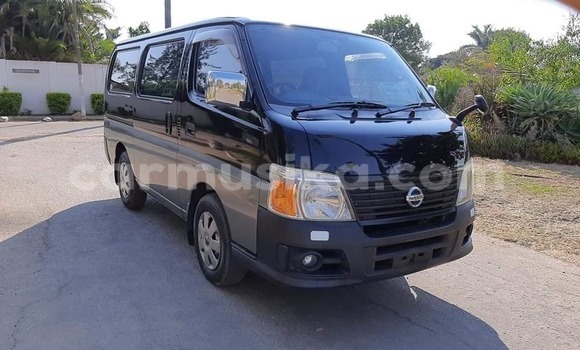 Nunua Ilio tumika Nissan Caravan Nyeusi Gari ndani ya Harare nchini Harare