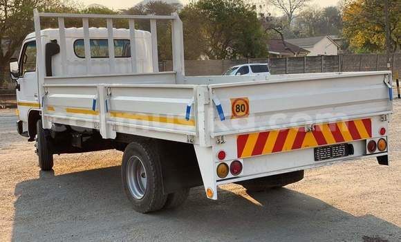 Acheter Occasion Voiture Nissan Urvan Blanc à Beitbridge, Matabeleland South Acheter Occasion Voiture Nissan Urvan Blanc à Beitbridge, Matabeleland South