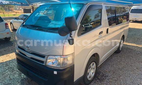 Tenga Tsaru Toyota Hiace Sirivha Mota in Beitbridge in Matabeleland South Tenga Tsaru Toyota Hiace Sirivha Mota in Beitbridge in Matabeleland South