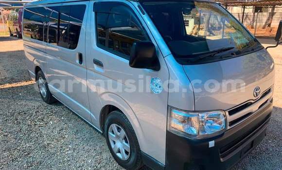 Acheter Occasion Voiture Toyota Hiace Gris à Beitbridge, Matabeleland South Acheter Occasion Voiture Toyota Hiace Gris à Beitbridge, Matabeleland South