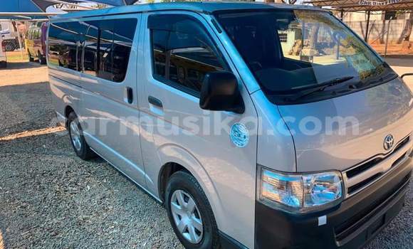 Acheter Occasion Voiture Toyota Hiace Gris à Beitbridge, Matabeleland South Acheter Occasion Voiture Toyota Hiace Gris à Beitbridge, Matabeleland South