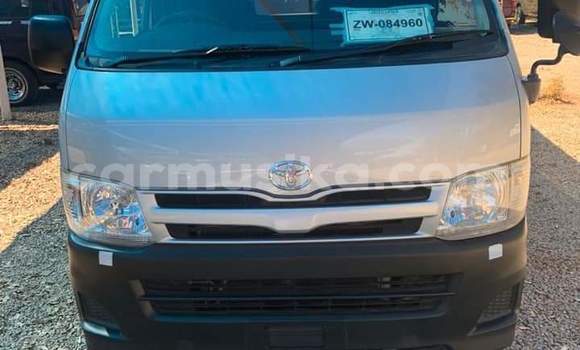 Acheter Occasion Voiture Toyota Hiace Gris à Beitbridge, Matabeleland South Acheter Occasion Voiture Toyota Hiace Gris à Beitbridge, Matabeleland South