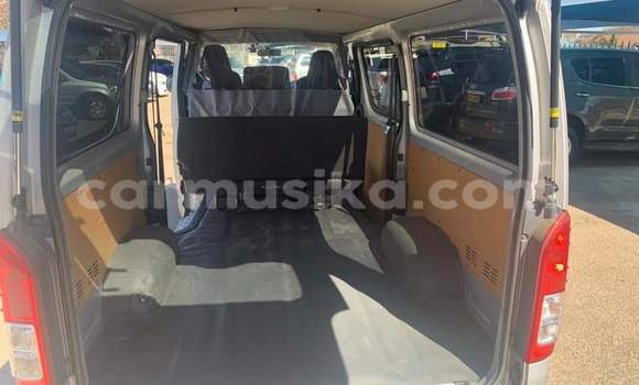 Acheter Occasion Voiture Toyota Hiace Gris à Beitbridge, Matabeleland South Acheter Occasion Voiture Toyota Hiace Gris à Beitbridge, Matabeleland South