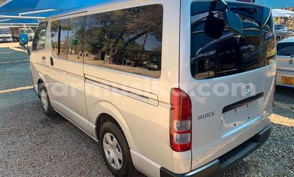 Acheter Occasion Voiture Toyota Hiace Gris à Beitbridge, Matabeleland South Acheter Occasion Voiture Toyota Hiace Gris à Beitbridge, Matabeleland South