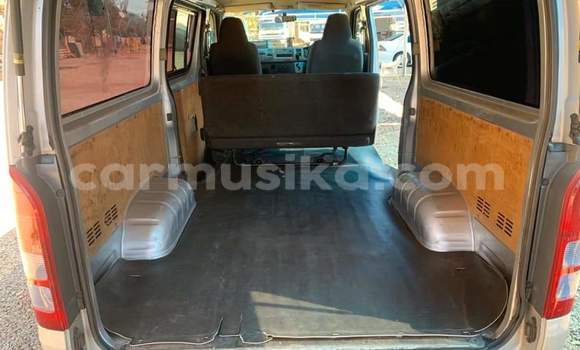 Acheter Occasion Voiture Toyota Hiace Gris à Beitbridge, Matabeleland South Acheter Occasion Voiture Toyota Hiace Gris à Beitbridge, Matabeleland South