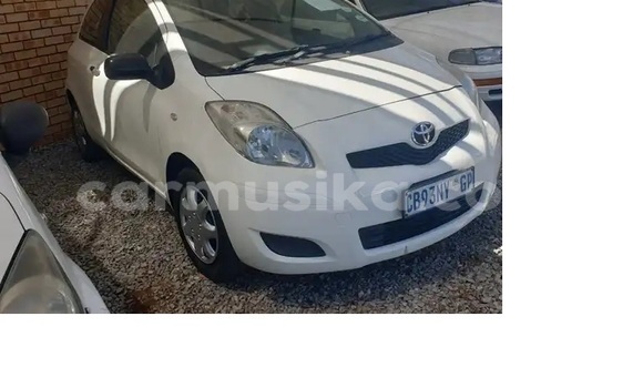 Buy Used Toyota Yaris White Car in Borrowdale in Harare