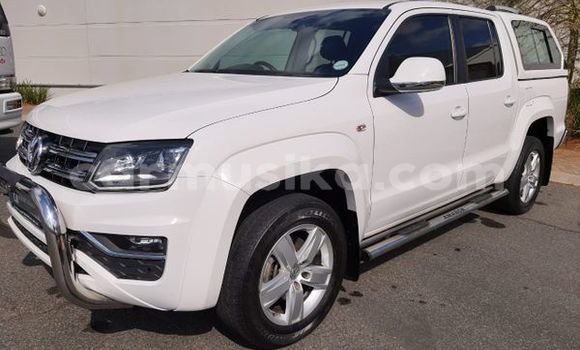 Buy Used Volkswagen Amarok White Car in Beitbridge in Matabeleland South Buy Used Volkswagen Amarok White Car in Beitbridge in Matabeleland South