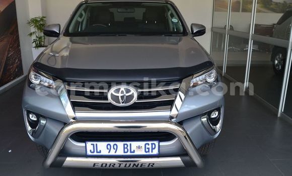 Buy Used Toyota Fortuner Silver Car in Beitbridge in Matabeleland South