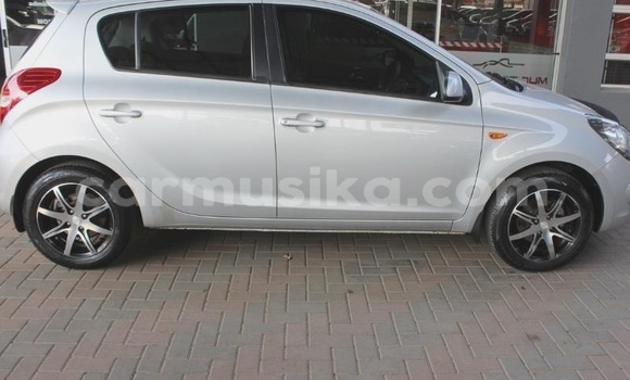 Tenga Tsaru Hyundai i20 Sirivha Mota in Chegutu in Dunhu reMashonaland yeMadokero Tenga Tsaru Hyundai i20 Sirivha Mota in Chegutu in Dunhu reMashonaland yeMadokero