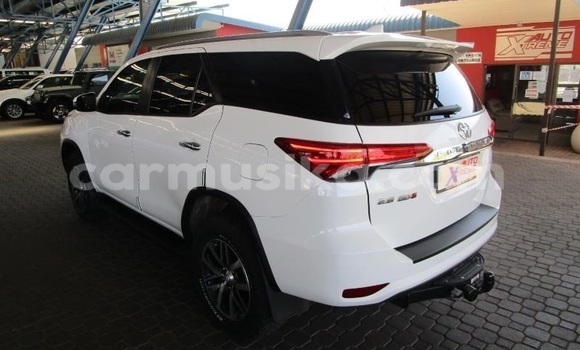 Tenga Tsaru Toyota Fortuner Chena Mota in Chinhoyi in Dunhu reMashonaland yeMadokero Tenga Tsaru Toyota Fortuner Chena Mota in Chinhoyi in Dunhu reMashonaland yeMadokero