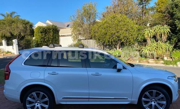 Nunua Ilio tumika Volvo XC90 Nyeupe Gari ndani ya Beitbridge nchini Matabeleland Kusini Nunua Ilio tumika Volvo XC90 Nyeupe Gari ndani ya Beitbridge nchini Matabeleland Kusini