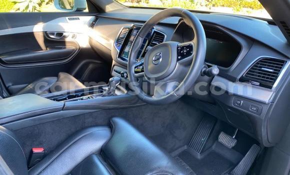 Nunua Ilio tumika Volvo XC90 Nyeupe Gari ndani ya Beitbridge nchini Matabeleland Kusini Nunua Ilio tumika Volvo XC90 Nyeupe Gari ndani ya Beitbridge nchini Matabeleland Kusini