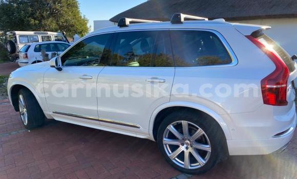 Nunua Ilio tumika Volvo XC90 Nyeupe Gari ndani ya Beitbridge nchini Matabeleland Kusini Nunua Ilio tumika Volvo XC90 Nyeupe Gari ndani ya Beitbridge nchini Matabeleland Kusini