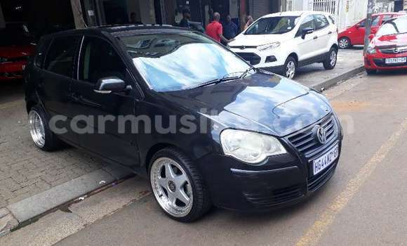 Nunua Ilio tumika Volkswagen Polo Nyeusi Gari ndani ya Beitbridge nchini Matabeleland Kusini