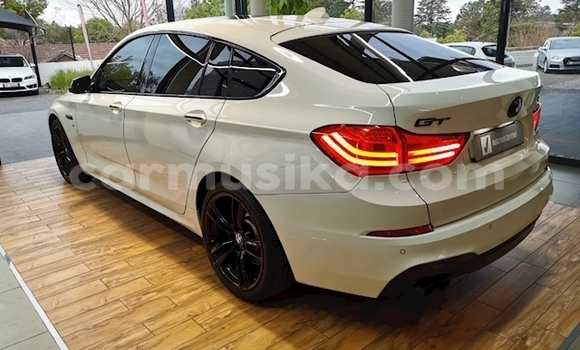 Tenga Tsaru BMW 5–Series Chena Mota in Beitbridge in Matabeleland South Tenga Tsaru BMW 5–Series Chena Mota in Beitbridge in Matabeleland South