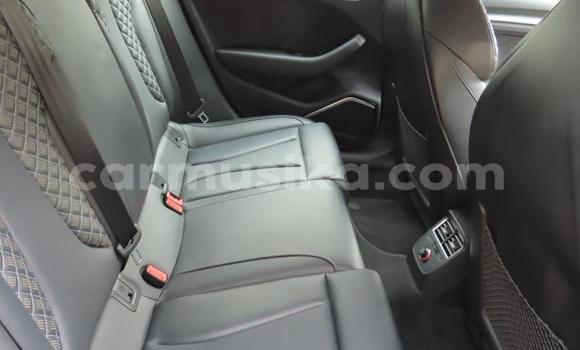 Nunua Ilio tumika Audi RS3 Bluu Gari ndani ya Beitbridge nchini Matabeleland Kusini Nunua Ilio tumika Audi RS3 Bluu Gari ndani ya Beitbridge nchini Matabeleland Kusini