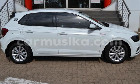 Acheter Occasion Voiture Volkswagen Polo Blanc à Beitbridge, Matabeleland South Acheter Occasion Voiture Volkswagen Polo Blanc à Beitbridge, Matabeleland South