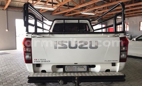 Buy Used Isuzu KB White Car in Beitbridge in Matabeleland South Buy Used Isuzu KB White Car in Beitbridge in Matabeleland South