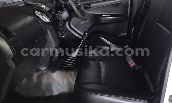 Buy Used Isuzu KB White Car in Beitbridge in Matabeleland South Buy Used Isuzu KB White Car in Beitbridge in Matabeleland South