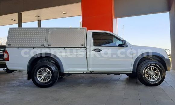 Buy Used Isuzu KB White Car in Beitbridge in Matabeleland South