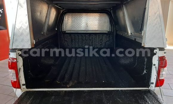 Nunua Ilio tumika Isuzu KB Nyeupe Gari ndani ya Beitbridge nchini Matabeleland Kusini Nunua Ilio tumika Isuzu KB Nyeupe Gari ndani ya Beitbridge nchini Matabeleland Kusini