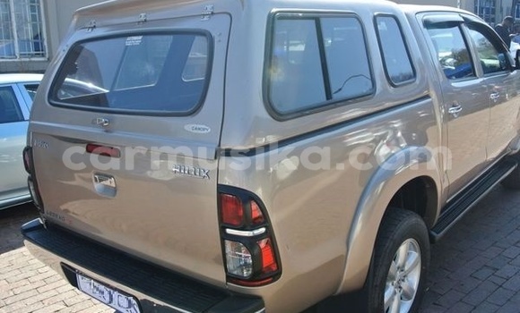 Buy Used Toyota Hilux Silver Car in Beitbridge in Matabeleland South Buy Used Toyota Hilux Silver Car in Beitbridge in Matabeleland South