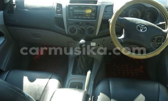 Buy Used Toyota Hilux Silver Car in Beitbridge in Matabeleland South Buy Used Toyota Hilux Silver Car in Beitbridge in Matabeleland South