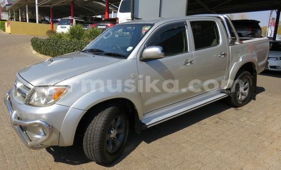 Buy Used Toyota Hilux Silver Car in Beitbridge in Matabeleland South