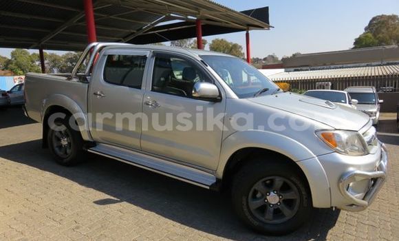 Tenga Tsaru Toyota Hilux Sirivha Mota in Beitbridge in Matabeleland South Tenga Tsaru Toyota Hilux Sirivha Mota in Beitbridge in Matabeleland South