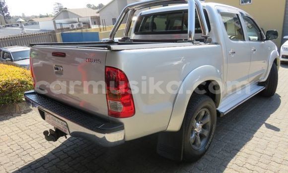 Tenga Tsaru Toyota Hilux Sirivha Mota in Beitbridge in Matabeleland South Tenga Tsaru Toyota Hilux Sirivha Mota in Beitbridge in Matabeleland South