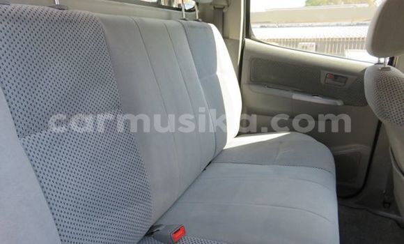 Tenga Tsaru Toyota Hilux Sirivha Mota in Beitbridge in Matabeleland South Tenga Tsaru Toyota Hilux Sirivha Mota in Beitbridge in Matabeleland South