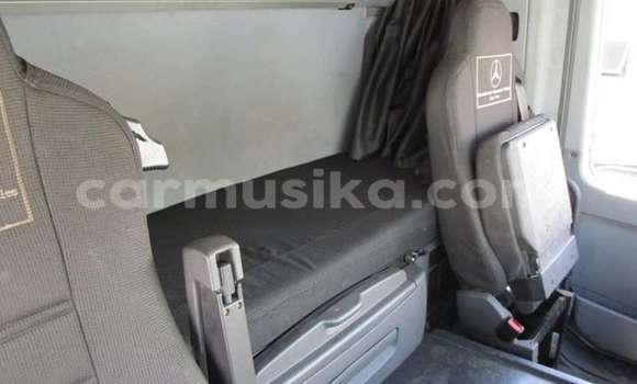 Tenga Tsaru Mercedes‒Benz 2644 Chena Rori in Beitbridge in Matabeleland South Tenga Tsaru Mercedes‒Benz 2644 Chena Rori in Beitbridge in Matabeleland South