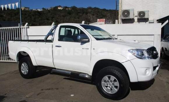 Tenga Tsaru Toyota Hilux Chena Mota in Beitbridge in Matabeleland South Tenga Tsaru Toyota Hilux Chena Mota in Beitbridge in Matabeleland South