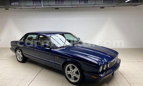 Buy Used Jaguar XJR Blue Car in Beitbridge in Matabeleland South