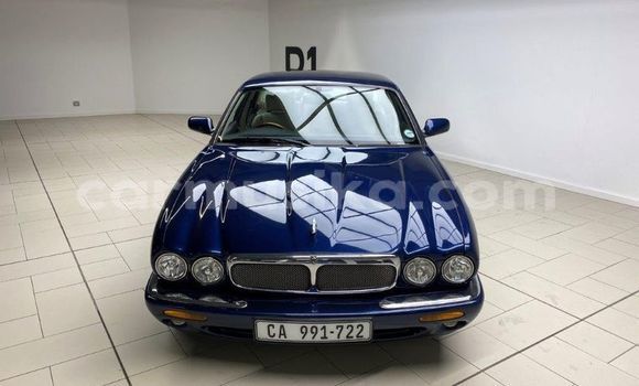 Nunua Ilio tumika Jaguar XJR Bluu Gari ndani ya Beitbridge nchini Matabeleland Kusini Nunua Ilio tumika Jaguar XJR Bluu Gari ndani ya Beitbridge nchini Matabeleland Kusini