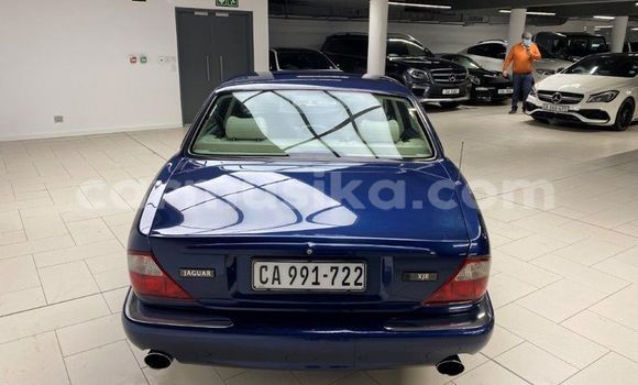 Nunua Ilio tumika Jaguar XJR Bluu Gari ndani ya Beitbridge nchini Matabeleland Kusini Nunua Ilio tumika Jaguar XJR Bluu Gari ndani ya Beitbridge nchini Matabeleland Kusini