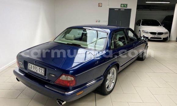 Nunua Ilio tumika Jaguar XJR Bluu Gari ndani ya Beitbridge nchini Matabeleland Kusini Nunua Ilio tumika Jaguar XJR Bluu Gari ndani ya Beitbridge nchini Matabeleland Kusini