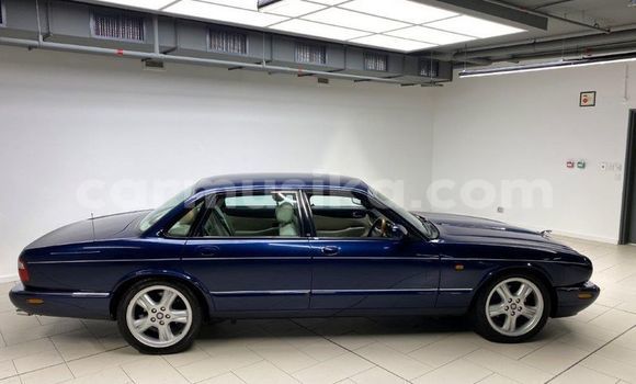 Nunua Ilio tumika Jaguar XJR Bluu Gari ndani ya Beitbridge nchini Matabeleland Kusini Nunua Ilio tumika Jaguar XJR Bluu Gari ndani ya Beitbridge nchini Matabeleland Kusini