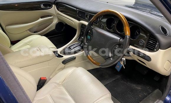 Nunua Ilio tumika Jaguar XJR Bluu Gari ndani ya Beitbridge nchini Matabeleland Kusini Nunua Ilio tumika Jaguar XJR Bluu Gari ndani ya Beitbridge nchini Matabeleland Kusini