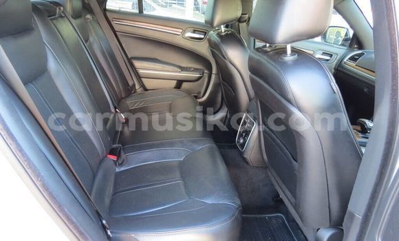 Acheter Occasion Voiture Chrysler 300C Blanc à Beitbridge, Matabeleland South Acheter Occasion Voiture Chrysler 300C Blanc à Beitbridge, Matabeleland South