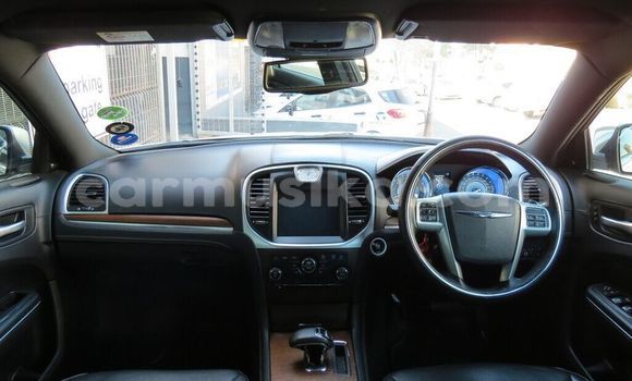 Acheter Occasion Voiture Chrysler 300C Blanc à Beitbridge, Matabeleland South Acheter Occasion Voiture Chrysler 300C Blanc à Beitbridge, Matabeleland South