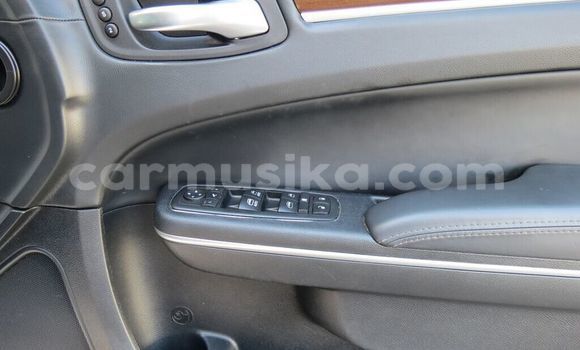 Acheter Occasion Voiture Chrysler 300C Blanc à Beitbridge, Matabeleland South Acheter Occasion Voiture Chrysler 300C Blanc à Beitbridge, Matabeleland South