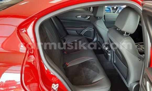 Nunua Ilio tumika Alfa Romeo Giulia Nyekundu Gari ndani ya Beitbridge nchini Matabeleland Kusini Nunua Ilio tumika Alfa Romeo Giulia Nyekundu Gari ndani ya Beitbridge nchini Matabeleland Kusini