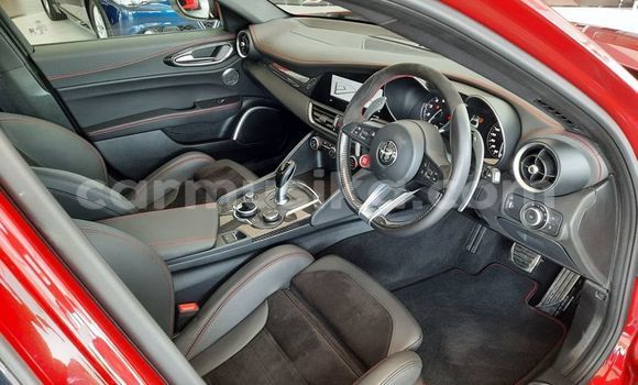 Nunua Ilio tumika Alfa Romeo Giulia Nyekundu Gari ndani ya Beitbridge nchini Matabeleland Kusini Nunua Ilio tumika Alfa Romeo Giulia Nyekundu Gari ndani ya Beitbridge nchini Matabeleland Kusini