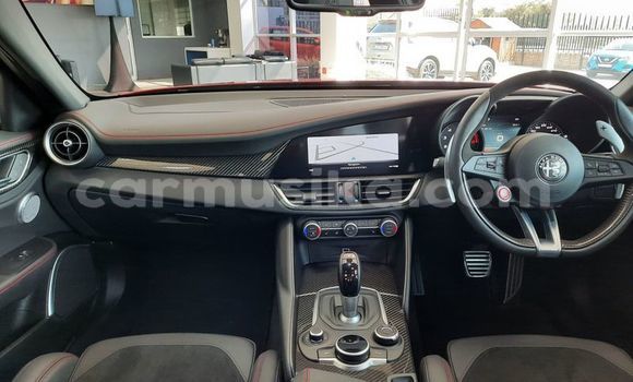 Nunua Ilio tumika Alfa Romeo Giulia Nyekundu Gari ndani ya Beitbridge nchini Matabeleland Kusini Nunua Ilio tumika Alfa Romeo Giulia Nyekundu Gari ndani ya Beitbridge nchini Matabeleland Kusini