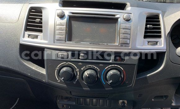 Acheter Occasion Voiture Toyota Hilux Blanc à Beitbridge, Matabeleland South Acheter Occasion Voiture Toyota Hilux Blanc à Beitbridge, Matabeleland South