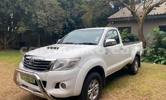 Tenga Tsaru Toyota Hilux Chena Mota in Beitbridge in Matabeleland South Tenga Tsaru Toyota Hilux Chena Mota in Beitbridge in Matabeleland South