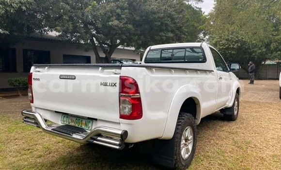 Tenga Tsaru Toyota Hilux Chena Mota in Beitbridge in Matabeleland South Tenga Tsaru Toyota Hilux Chena Mota in Beitbridge in Matabeleland South